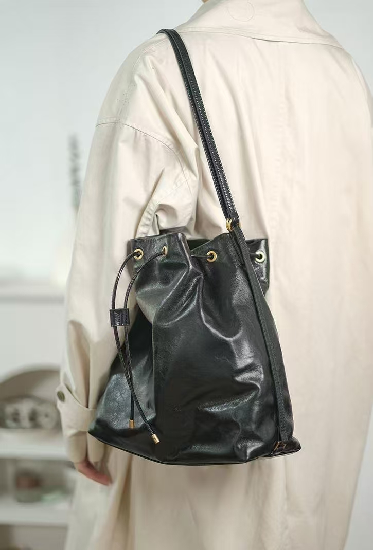 Top-grain oil-waxed cowhide  Large-capacity Single-shoulder and double-shoulder bag leather backpack
