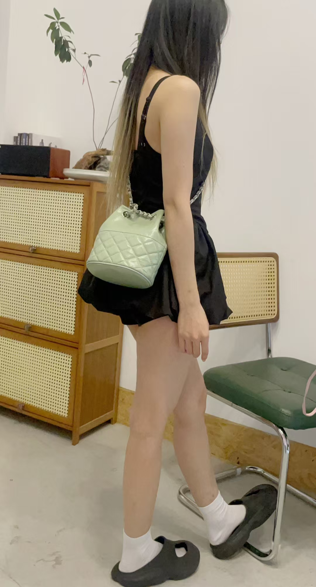 Top-Grain Oil-Waxed Cowhide Chanel-Inspired Quilted Chain Bucket Bag genuine leather should bag