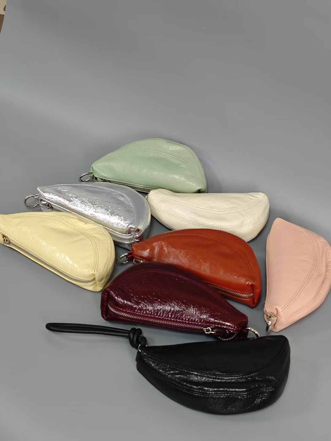 Top-Grain Oil-Waxed Cowhide Cloud-Shaped Dumpling Bag (mini) genuine leather Mini Shoulder Bag for Women