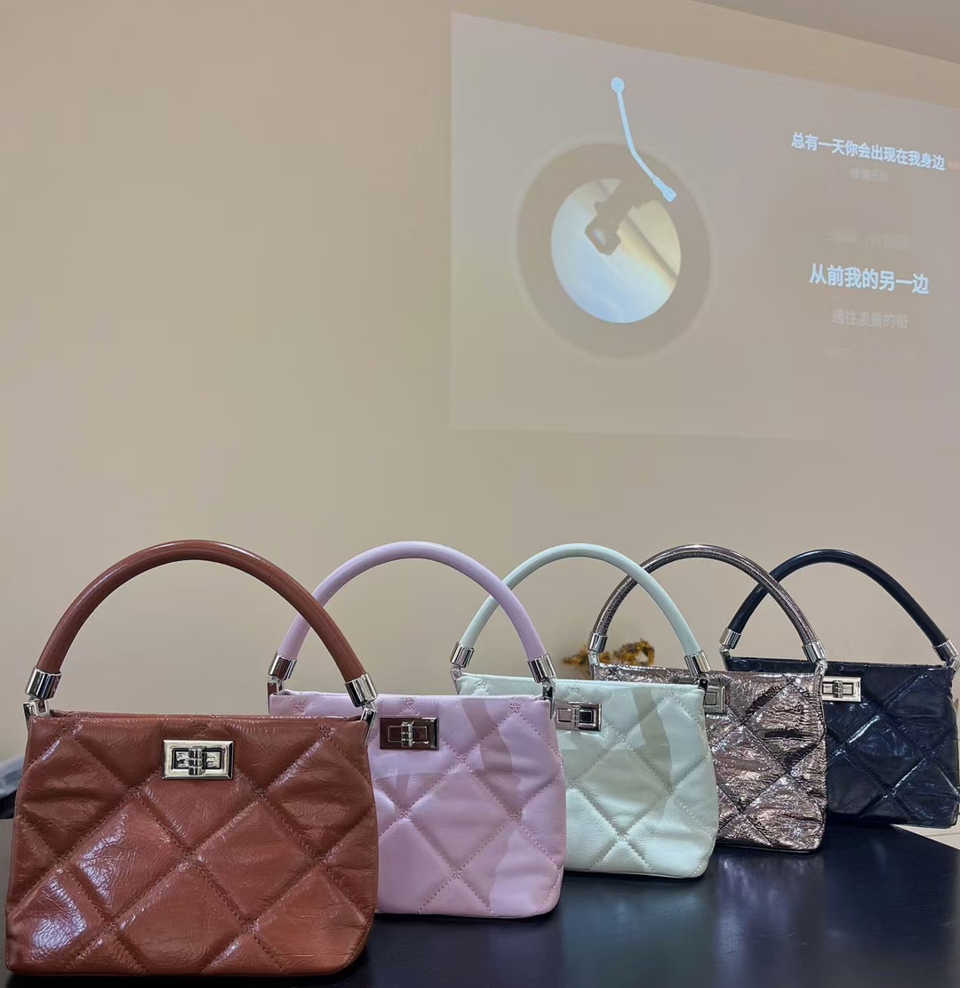 Top-Grain Oil-Waxed Cowhide Diamond-Quilted Handbag Shoulder Bag genuine leather evening handbagbag