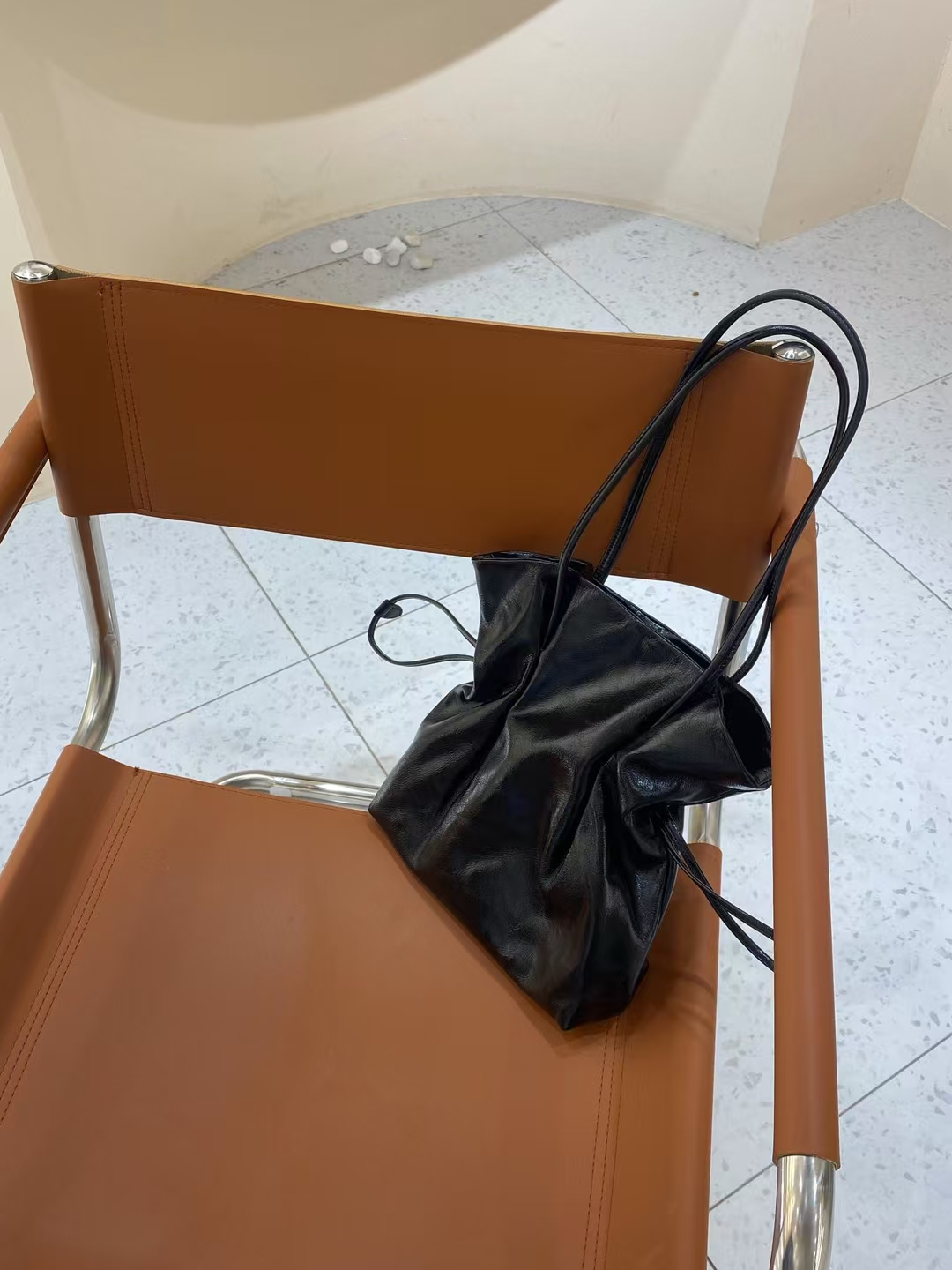 Top-Grain Oil-Waxed Cowhide Drawstring genuine leather Shoulder Bag quality women's fashion bag