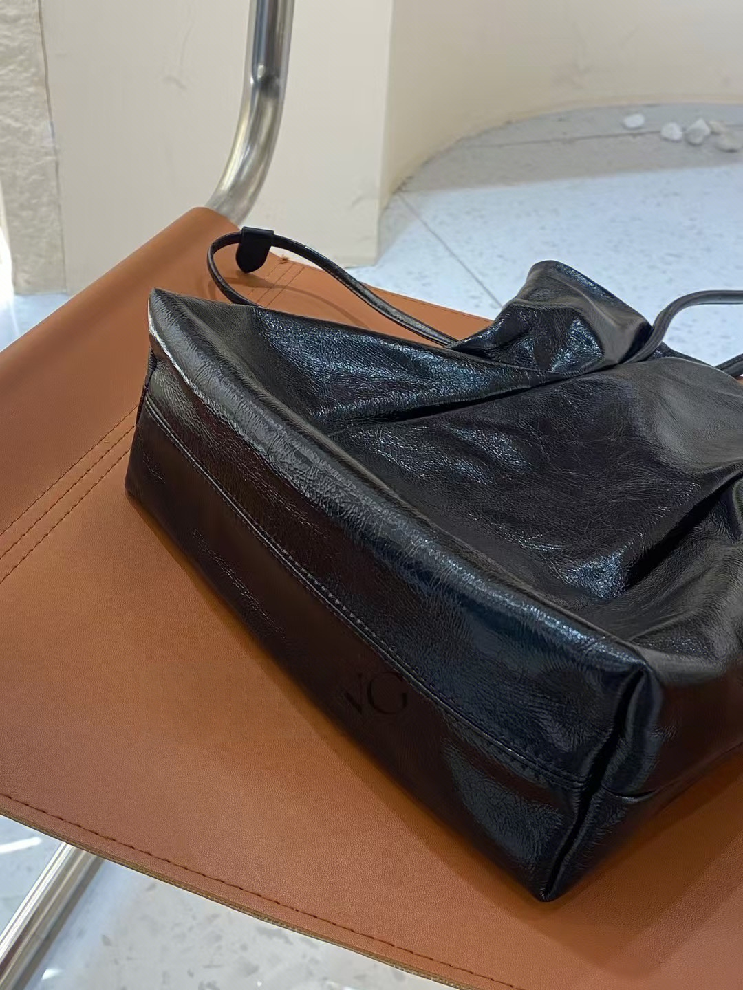 Top-Grain Oil-Waxed Cowhide Drawstring genuine leather Shoulder Bag quality women's fashion bag