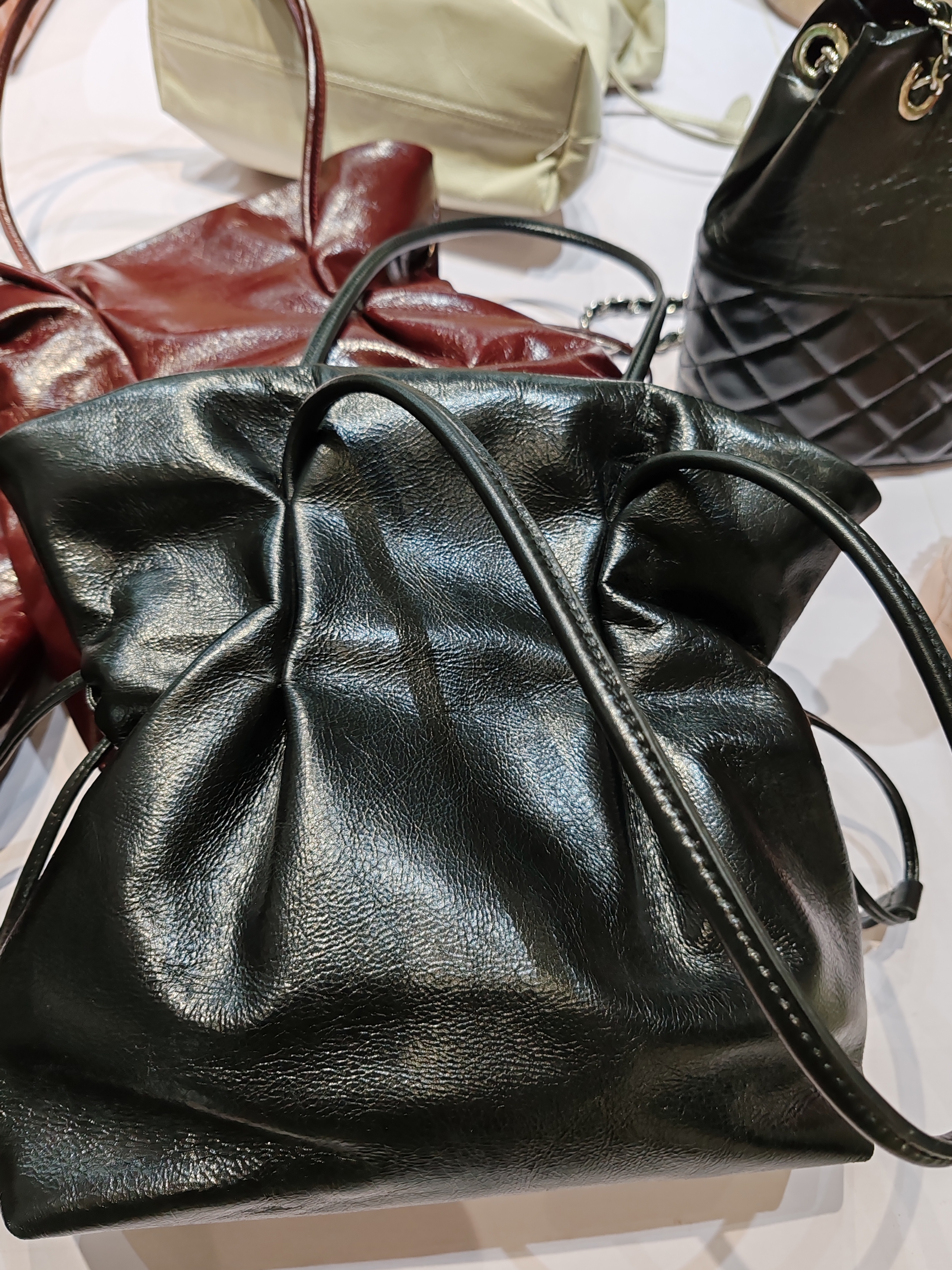 Top-Grain Oil-Waxed Cowhide Drawstring genuine leather Shoulder Bag quality women's fashion bag