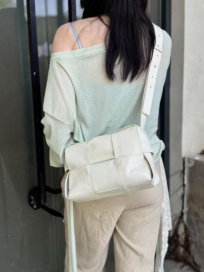 Top-Grain Oil-Waxed Cowhide Woven genuine leather Women's shoulder bag Crossbody Bag