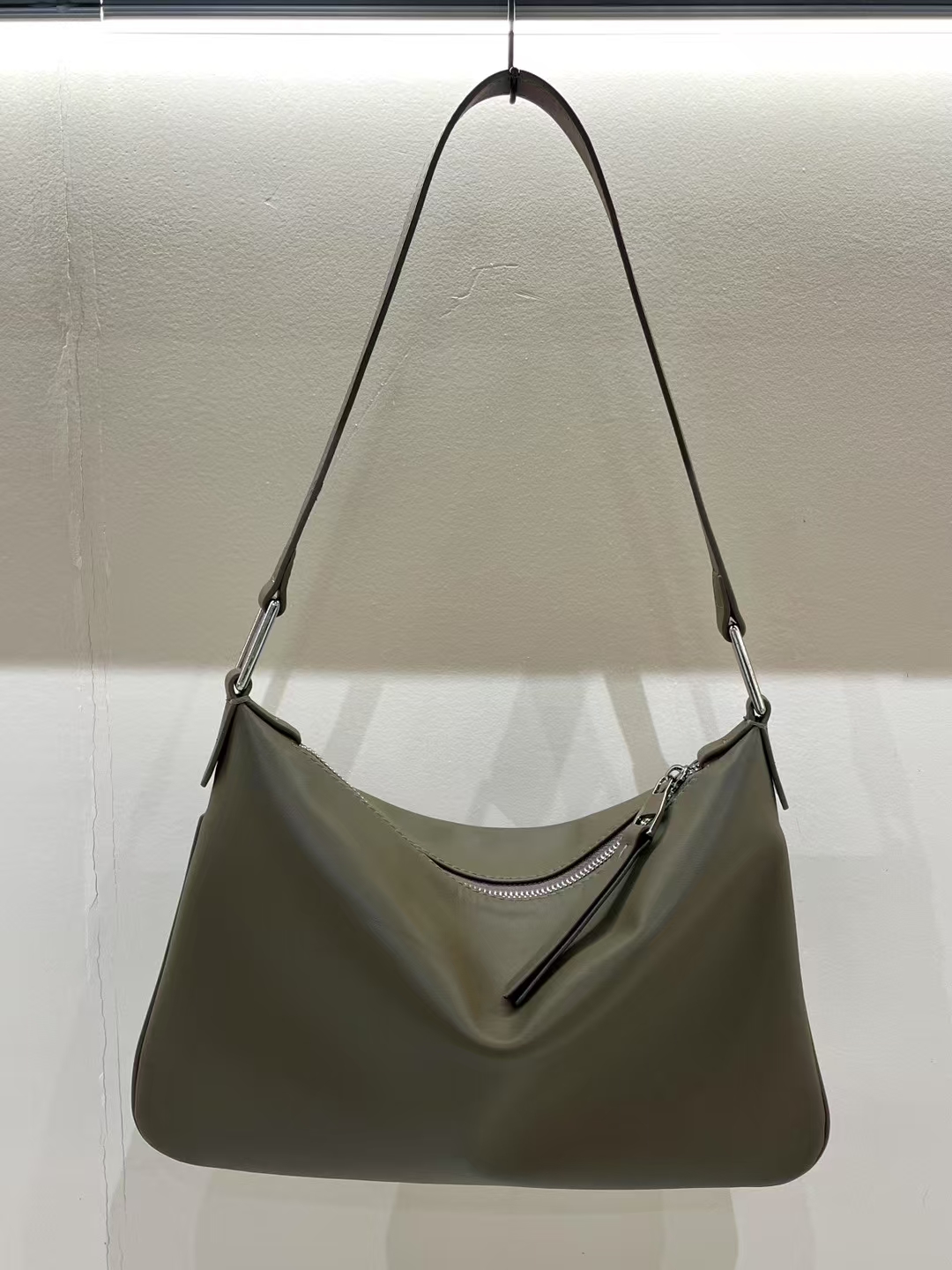 Top-grain Napa Cowhide genuine leather women's Shoulder Bag Wholesale Handbags Supplier