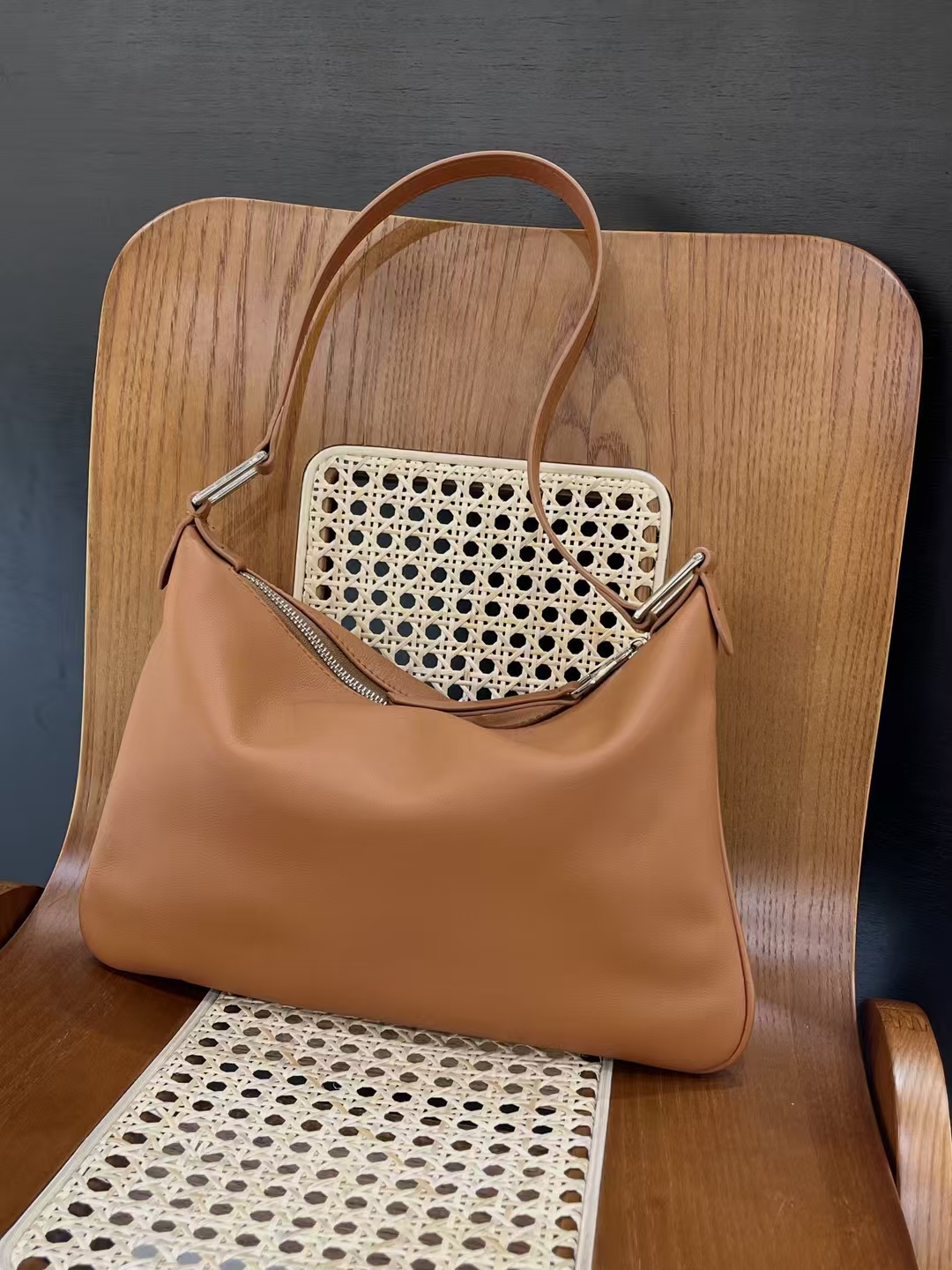 Top-grain Napa Cowhide genuine leather women's Shoulder Bag Wholesale Handbags Supplier