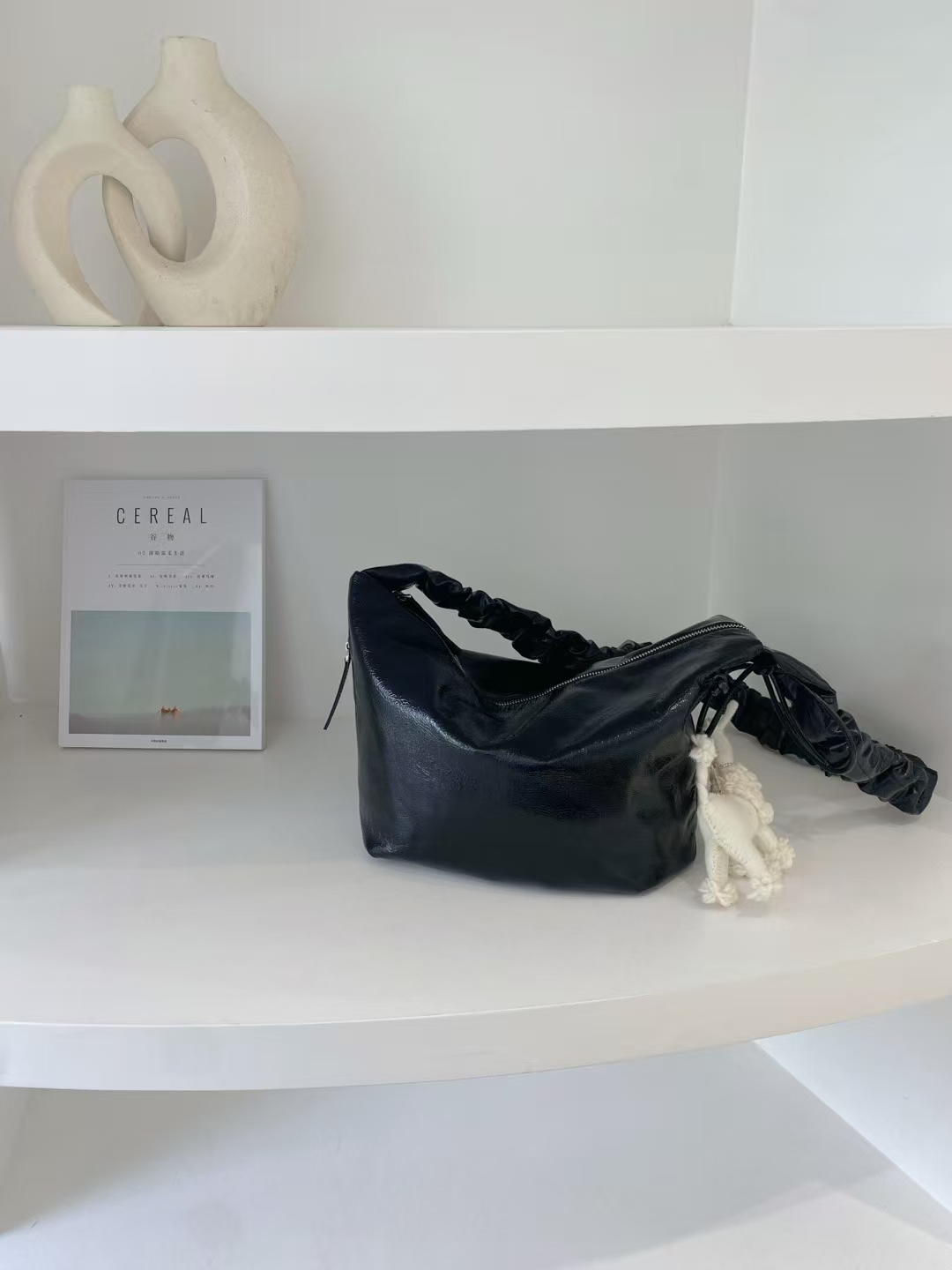 Top-Grain Oil-Waxed Leather Pillow Bag with Large Capacity genuine leather shoulder bag crossbody bag