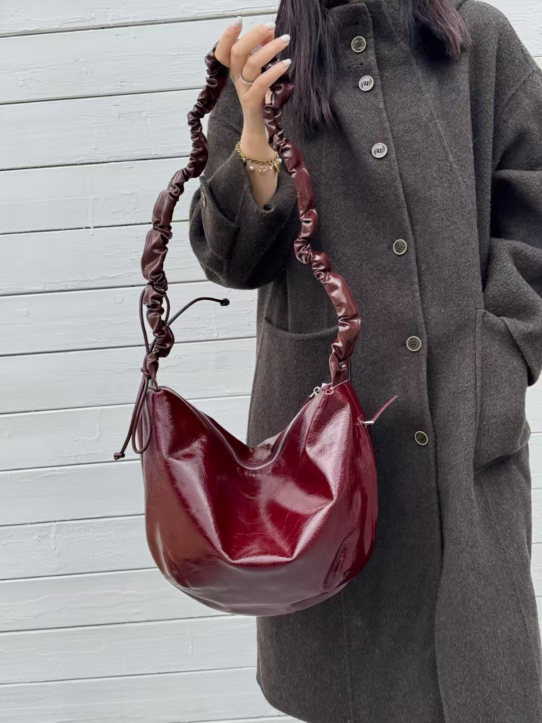 Top-Grain Oil-Waxed Leather Pillow Bag with Large Capacity genuine leather shoulder bag crossbody bag