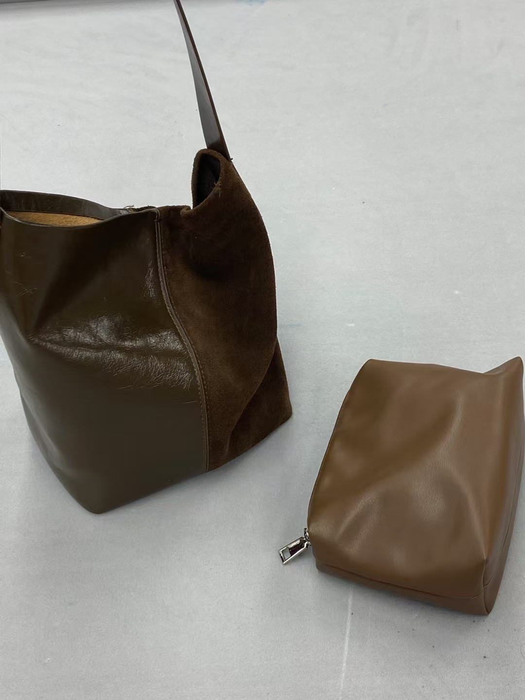 Top-Grain Oil-Waxed Cowhide Patchwork High-Gloss Matte genuine leather  Bucket Bag shoulder bag