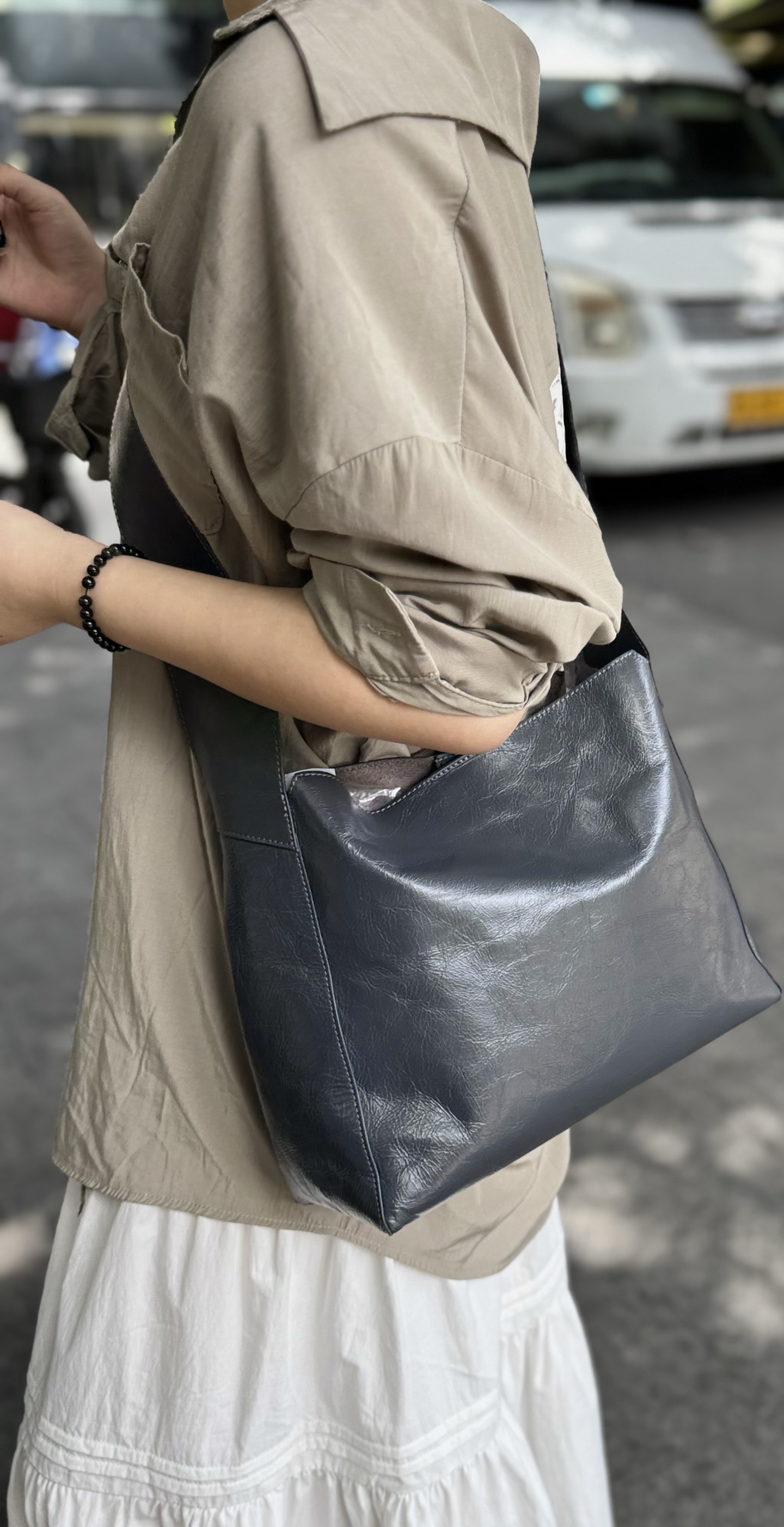 Top-Grain Oil-Waxed Cowhide Large-Capacity genuine leather Crossbody Bag shoulder bag Tote bag