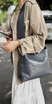 Top-Grain Oil-Waxed Cowhide Large-Capacity genuine leather Crossbody Bag shoulder bag Tote bag